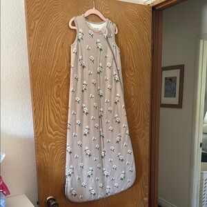 NWOT Kyte Baby Khaki Magnolia Sleep Sack